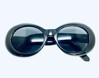 Vintage Mid Century Black Round Sunglasses
