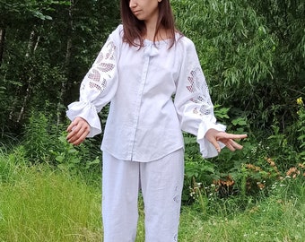 Ensemble chemise et pantalon en lin blanc brodé ajouré | Tenue ukrainienne Richelieu Technique