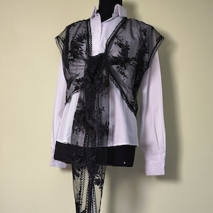 Kanten overslagtop: veelzijdige tribal-bh, festivaloutfit