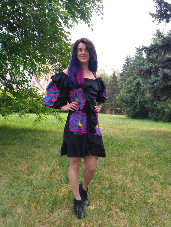 Embroidered Linen Mini Dress: Black Floral Vyshyvanka, Boho Outfit - Etsy  Israel
