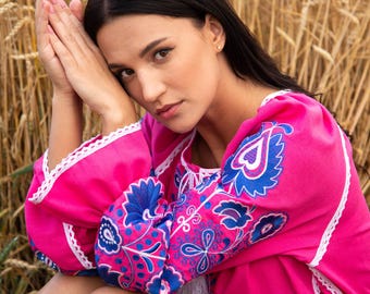 Rosa bestickte Ukrainische Vyshyvanka Minikleid | Boho Sommerkleid | Vyzerunok Kleid | Geschenk für sie