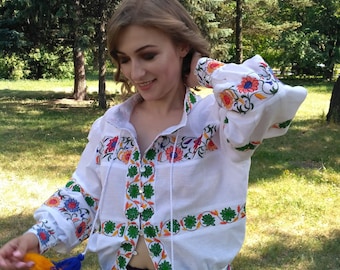 White linen embroidered blouse customized, vyshyvanka blouse kyiv, Folk top Ukraine, Boho linen top,  Gift for Her