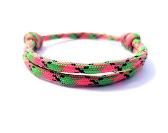 Arizona – Pulsera de paracord para hombre y mujer | Rosa y verde | Cierre de mosquetón negro | Hecha a mano en Francia