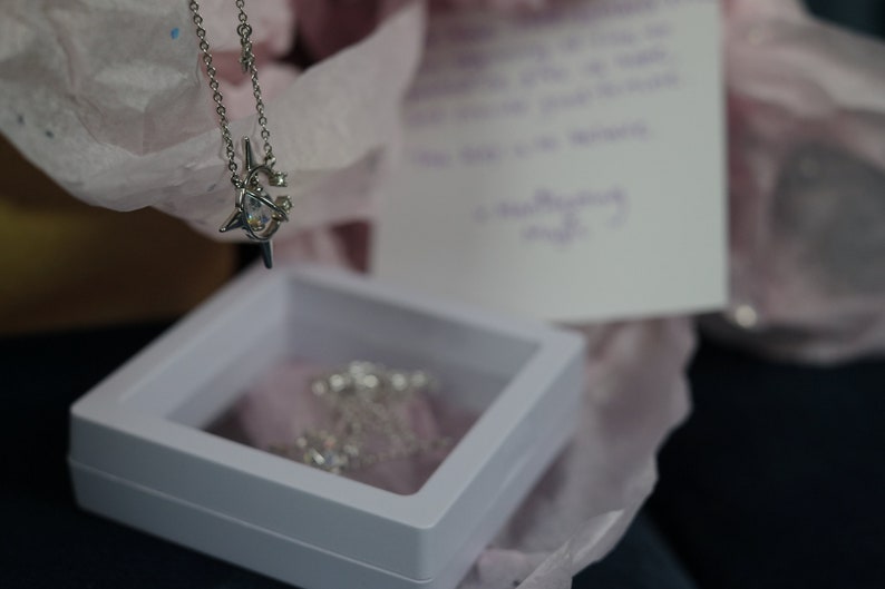 MAGIC STAR NECKLACE