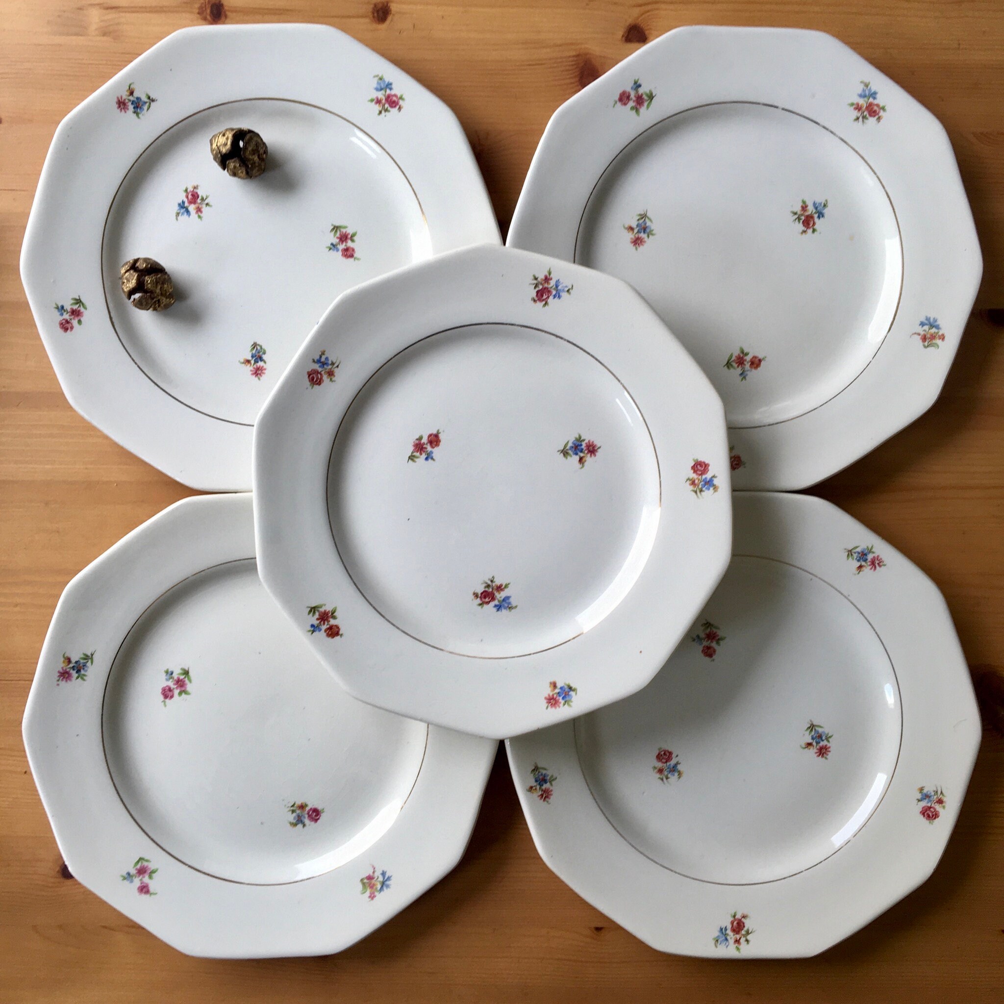 8 Assiettes Plates St Amand