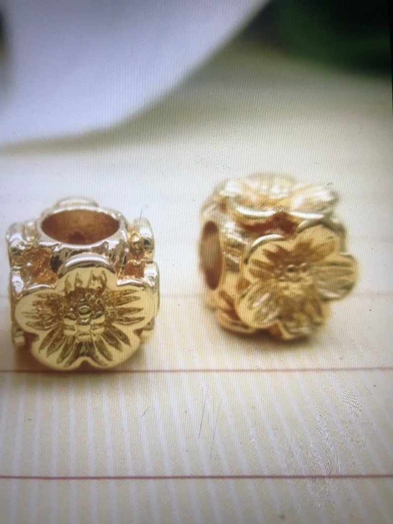 High Quality 24k Gold Plated Flower Spacer Beads 7.4*6.7mm