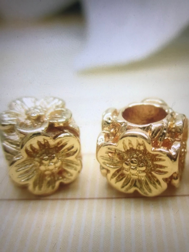 High Quality 24k Gold Plated Flower Spacer Beads 7.4*6.7mm