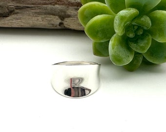 Silver Concave Ring // Sterling 925 // Modern Minimalist // Wide Cigar // Statement