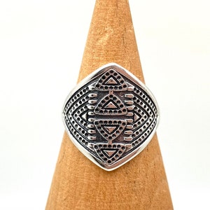 Aztec Moon Mountain Ring / 925 Sterling / Aztec Amulet Symbol Ring / Protective Ring / Oxidized / size 4-10