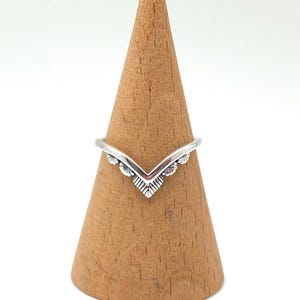 V Feather Silver Ring / V Ring / Chevron Ring / Feather Ring / Southwest / Size 5, 6, 7, 8, 9 / Oxidized / Sterling 925 / Nickel Free