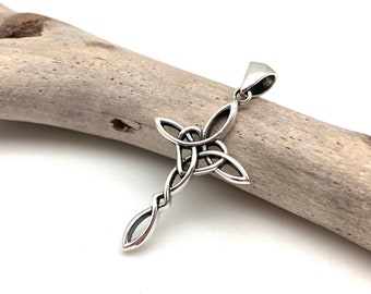 Silver Cross Pendant / Celtic Cross 30mm / Celtic Cross with Heart / Oxidized / 925 Silver