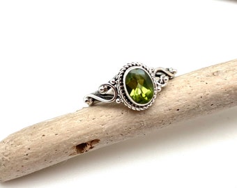 VINTAGE STERLING SILVER .25 Ct véritable Péridot Solitaire Bande X Ring SZ 6 R55 VINTAGE STERLING SILVER .25 Ct véritable Péridot Solitaire Bande X Ring SZ 6 R55