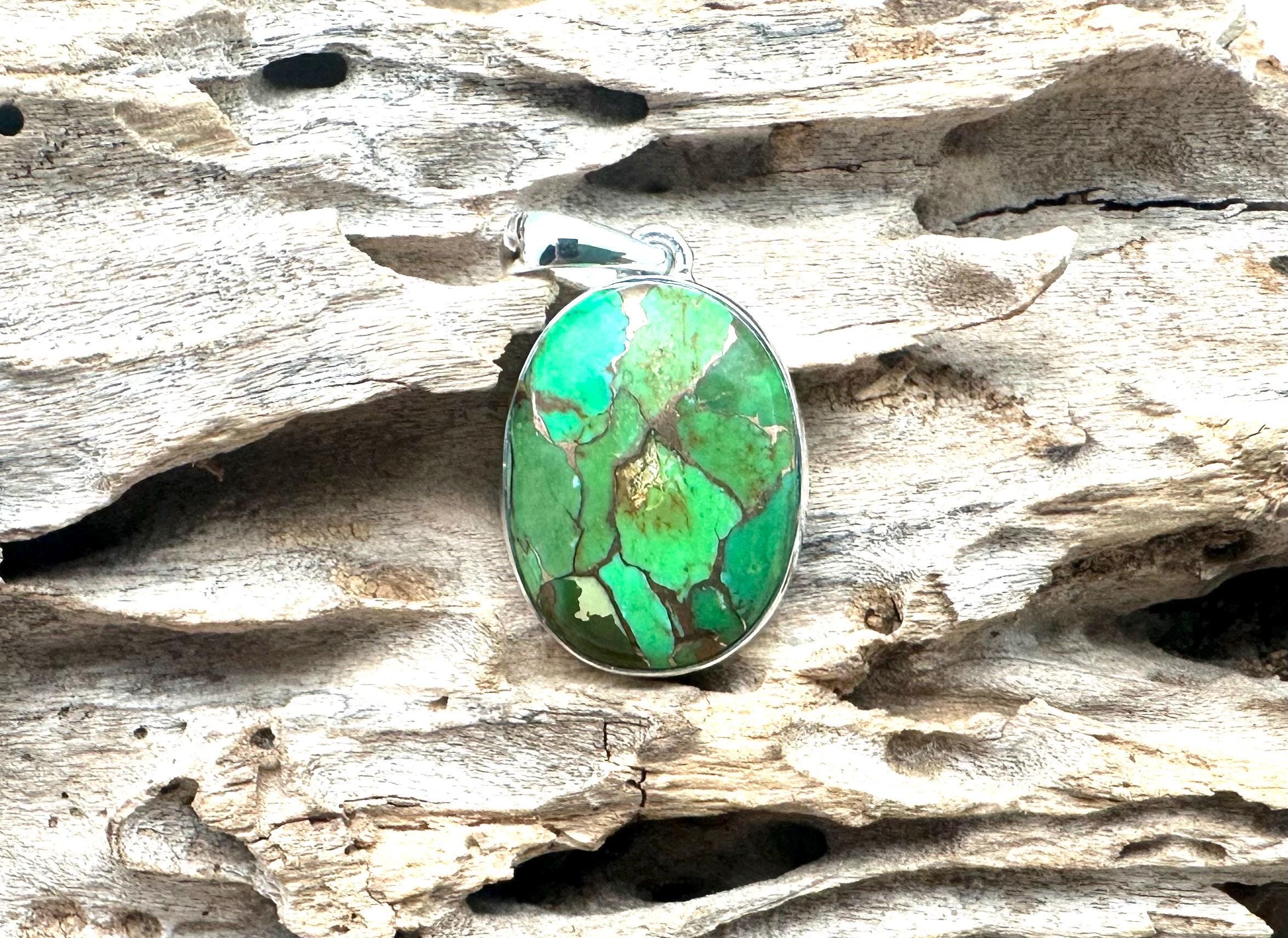 Green Arizona Turquoise Pendant 21mm / Green Natural Turquoise