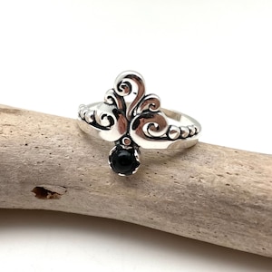Black Onyx Small Bali Silver Ring / Swirl Black Onyx Ring / Natural Onyx / Meditation Onyx Ring / Size 5, 6, 7, 8, 9, 10