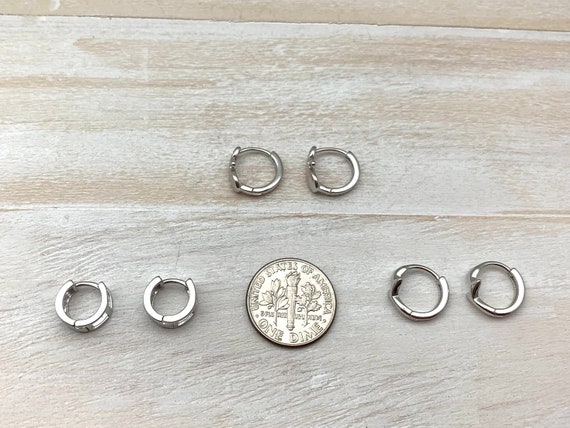 CUHZA Orecchini A Cerchio In Acciaio Inox 13 Mm - 2 Paia Piccoli Cerchi Con Zirconia Bianca E Nera - Ipoallergenici - 4