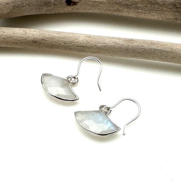 Moonstone Silver Earrings / Moonstone Fan Silver Earrings 13mm / Meditation / 925 Sterling