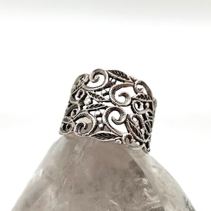 Scroll Silver Ring // Silver Filigree Scroll Band  // Bali Mandala // Leaf Swirls // Meditation //  925 Sterling