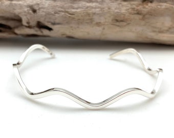 Silver Wave Cuff / Wave Bracelet / Wavy Sterling Bangle / Silver Wave / Simple Silver Cuff / Sterling Silver 925 / Adjustable Size