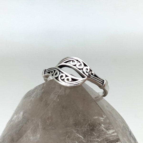 Silver Swirl Wave Ring / Sterling Swirl Mandala Ring / Simple Silver Ring / Bali Oxidized / Size 4, 5, 6, 7, 8, 9, 10 / 925