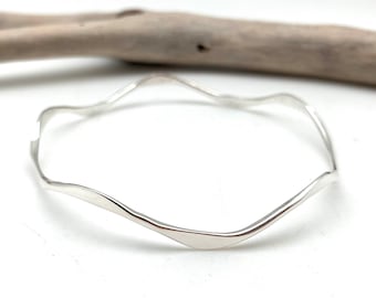 Silver Wavy Bangle / Wavy silver Bracelet 68mm / Wavy Sterling Bangle / Silver Wave / Silver Wave Bracelet / Sterling Silver 925