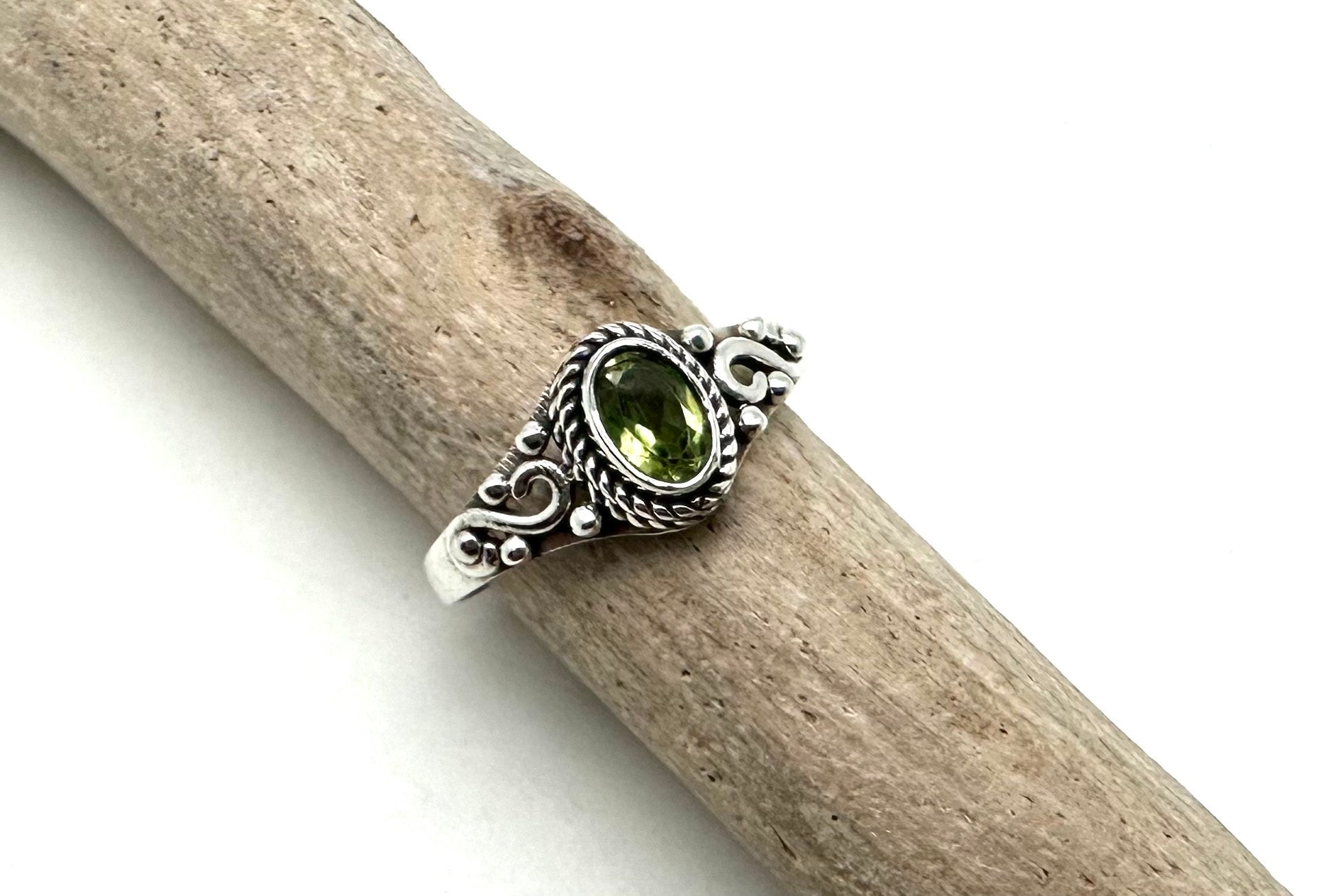 Green peridot poison ring sterling silver locket ring 925 silver 2024 secret compartment natural peridot august birthstone