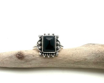 Schwarzer Onyx Bali Silber Ring / Quadratischer schwarzer Onyx Ring / Natürlicher Onyx / Frauenring Onyx / Größe 6, 7 / 925 Sterling