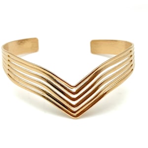 Gold Chevron Armspange / Gold Fill V Manschette / Gold Armspange / Gold Multi Chevron Armband / Gold Fill / Größe 18 bis 20 cm / Anlaufsicher Hypoallergen