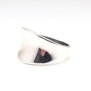 Concave Silver Ring // Sterling Silver 925 // Women&#39;s Silver Ring