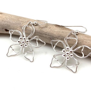 Silver Flower Earrings / Silver Tropical Flower Earrings / Lightweight Flower Earrings / 3D Flower / Silver Wire Flower