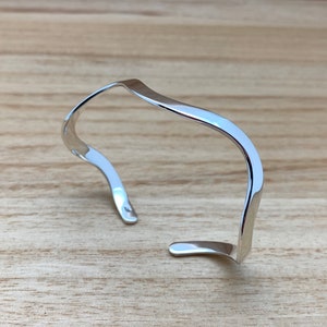 Silver Wave Cuff / Wave Bracelet / Wavy Sterling Bangle / Silver Wave / Simple Silver Cuff / Sterling Silver 925 / Adjustable Size
