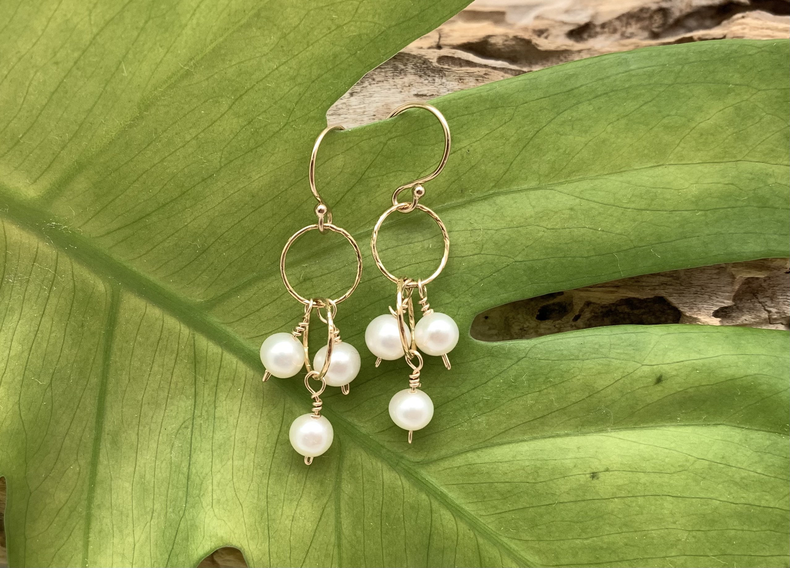 [Golden dew] 韓国☆18K Gold☆Carolyn Lilly3 Pearl Earring Golden dew] 韓国☆18K Gold☆Carolyn Lilly3 Pearl Earring 432
