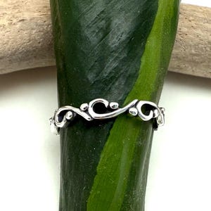 Silver Swirl Stacking Ring 4-10 / Delicate Swirl Ring / Swirls All the Way Around / Thumb Pinky Ring / Scroll Ring / Sterling Silver 925