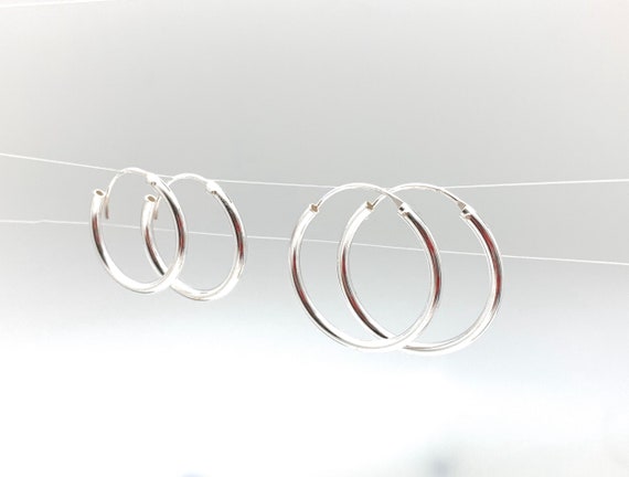 Coppia Orecchini A Cerchio Infinito Argento Sterling 925 – 16 Gauge (1.2mm) Per Lobo/trago
