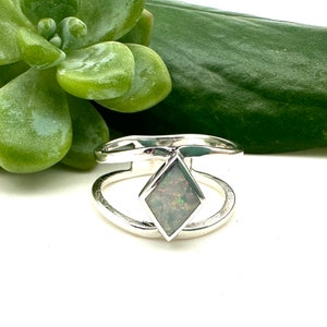 Anillo de plata con jaula de ópalo 5-10 / Anillo de plata con ópalo blanco / Sello moderno de ópalo / Plata de ley 925