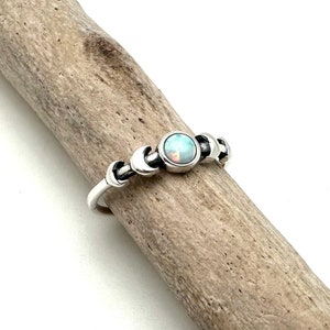 Moon Phase Opal Ring 5-10 / White Opal Moon Ring / Silver Little Moon Ring / 925 Sterling Silver