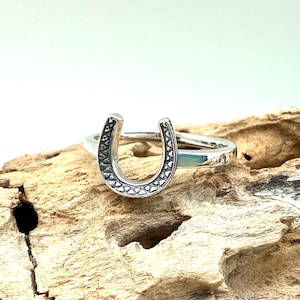 Horse Shoe Patterned Silver Ring 5-10 / Delicate Horse Shoe Ring/ 925 Sterling / Southwestern Ring