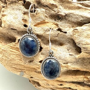 Natural Sapphire Silver Earrings // everyday Sapphire Dangly // Blue Sapphire Drop Earrings / September Birthstone / Protective Stone