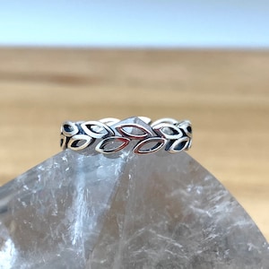 Silver Leaves Crown Ring / Leaves Wreath Ring / Leaf Ring / Pinky Ring / Thumb Ring / Sterling Silver 925 / Dainty Ring / size 4 to size 12