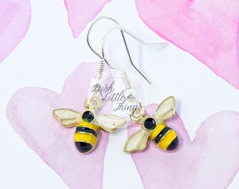 Bee Earrings | Beautiful Bee Earrings | Dangly earrings | Quirky earrings | Nature Lover earrings | Gift Ideas | Earring Gifts