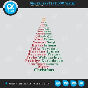 Puede incluir: Un diseño digital de árbol de Navidad con "Feliz Navidad" en varios idiomas. La forma del árbol está formada por las palabras, coronada por una estrella. El diseño incluye el texto "Descarga digital instantánea".