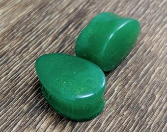 Shimmer Green Teardrop Plugs, Teardrop Gauges, Tear Drop, Double Flare Plugs, Green Gold Plugs, Handmade Resin Plugs, Green Pearl Gauges