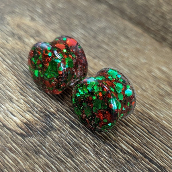 Christmas Glitter Plugs, Round Gauges, Red Green Sparkle Earrings, Holiday Jewelry, Handmade Resin Plugs, Chunky Glitter, Xmas 2021, Gift