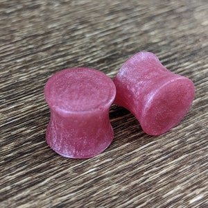 Light Pink Pearl Plugs, Pink Pearl Gauges, Pink Plugs, Double Flare Plugs, Handmade Plugs, Resin Plugs, Resin Gauges,Resin Jewelry,Pale Pink