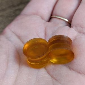 Faux Amber Plugs, Amber Plugs, Double Flare Plugs, Body Jewelry, Handmade Gauges, Handmade Plugs, Resin Plugs, Resin Gauges, Resin Earrings
