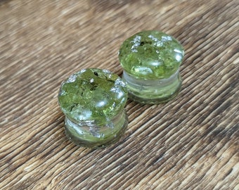 Peridot Gemstone Round Plugs, Silver Flake Gauges, Gemstone Gauges, Green Gold Plug, August Birthstone, Peridot Silver, Handmade Resin Plugs