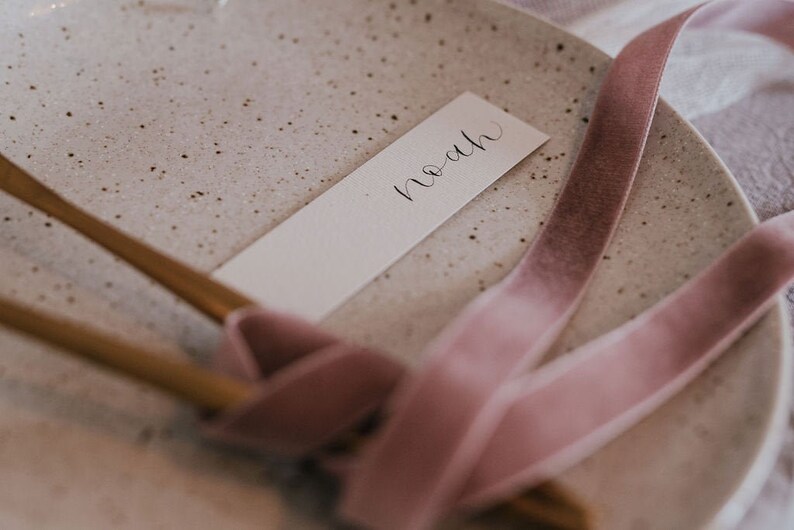 personalised calligraphy cards white wedding place cards white wedding d\u00e9cor,modern wedding d\u00e9cor Minimalist matte place name cards