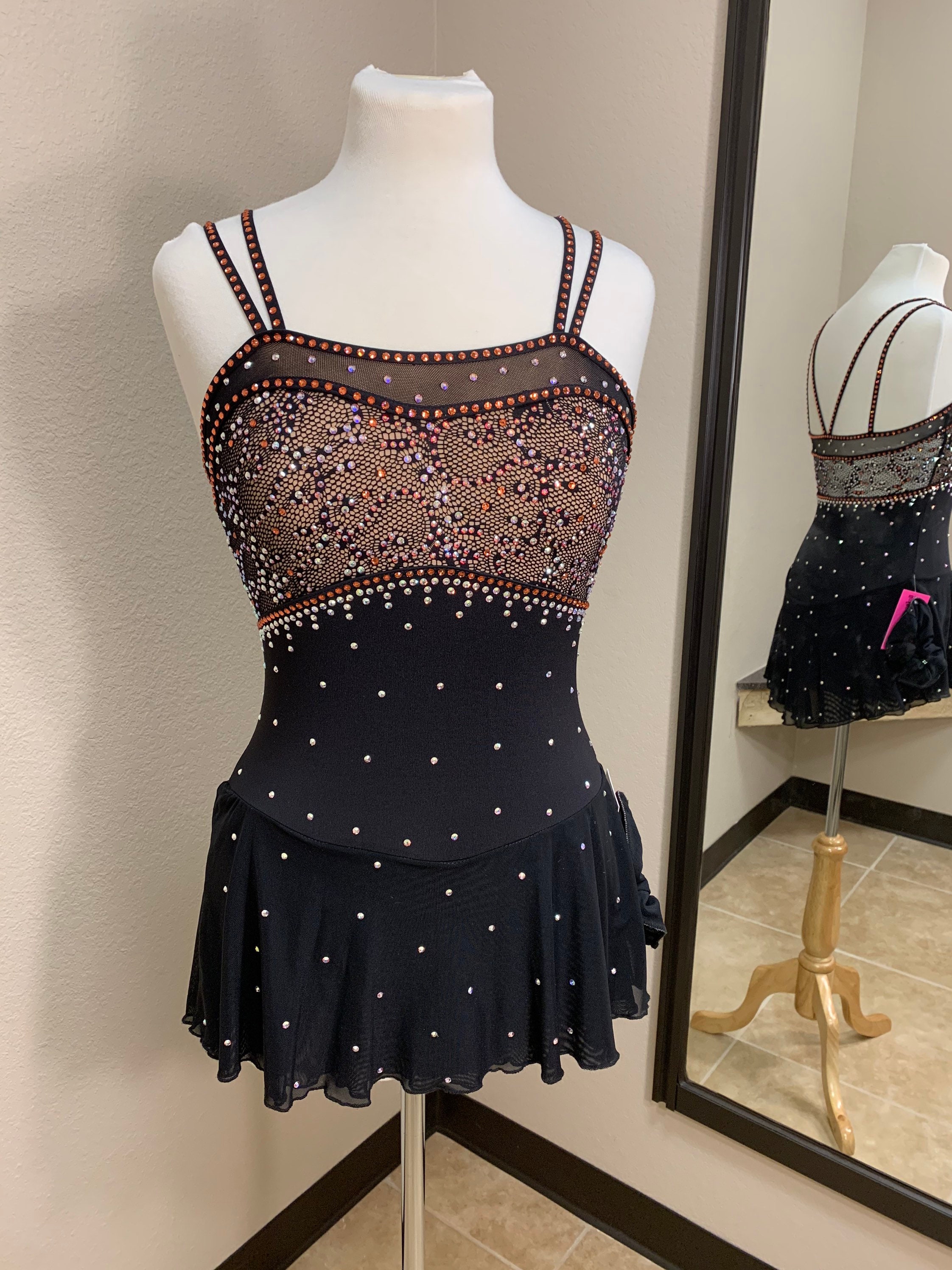 Details about / Ice Skating Figure Skating Dress size SMALL adult fuchsia//black lace overlay