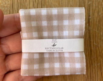 Dollshouse miniature Round Tablecloth for roomboxes, Dollshouses and dioramas in 1:12th scale/one inch scale