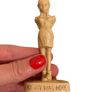 Vintage Kilroy was here statue