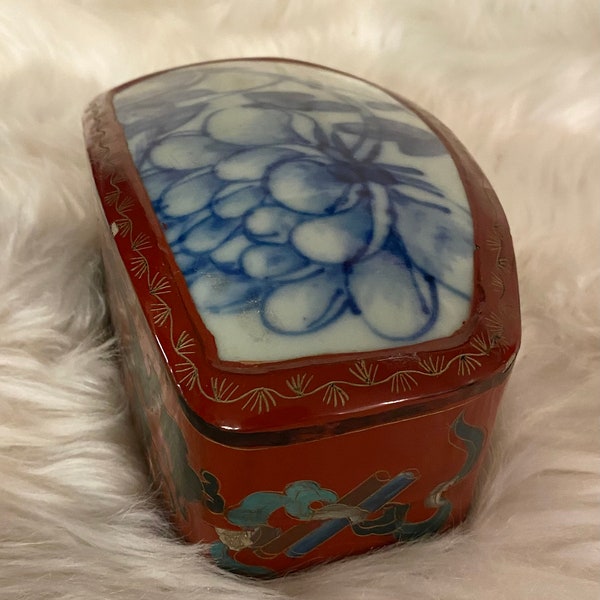 Antique Chinese shard box, Chinese trinket box